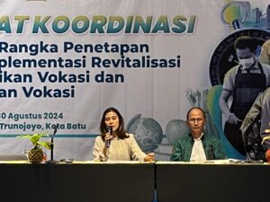 Narasumber Rapat Koordinasi Dalam Rangka Penetapan dan Implementasi Revitalisasi Pendidikan Vokasi dan Pelatihan Vokasi